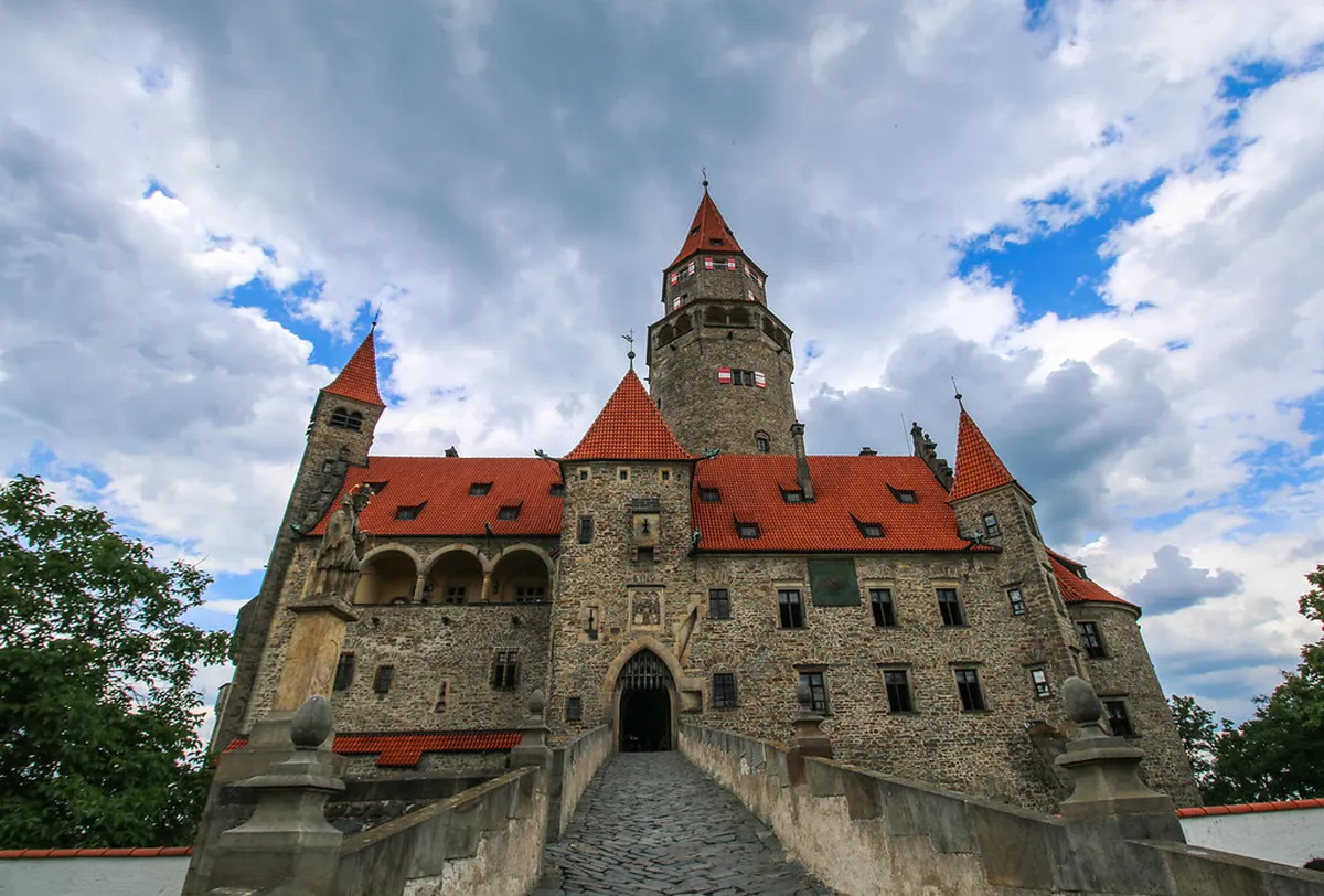 10 Best Stops for a Bouzov Castle Day Trip
