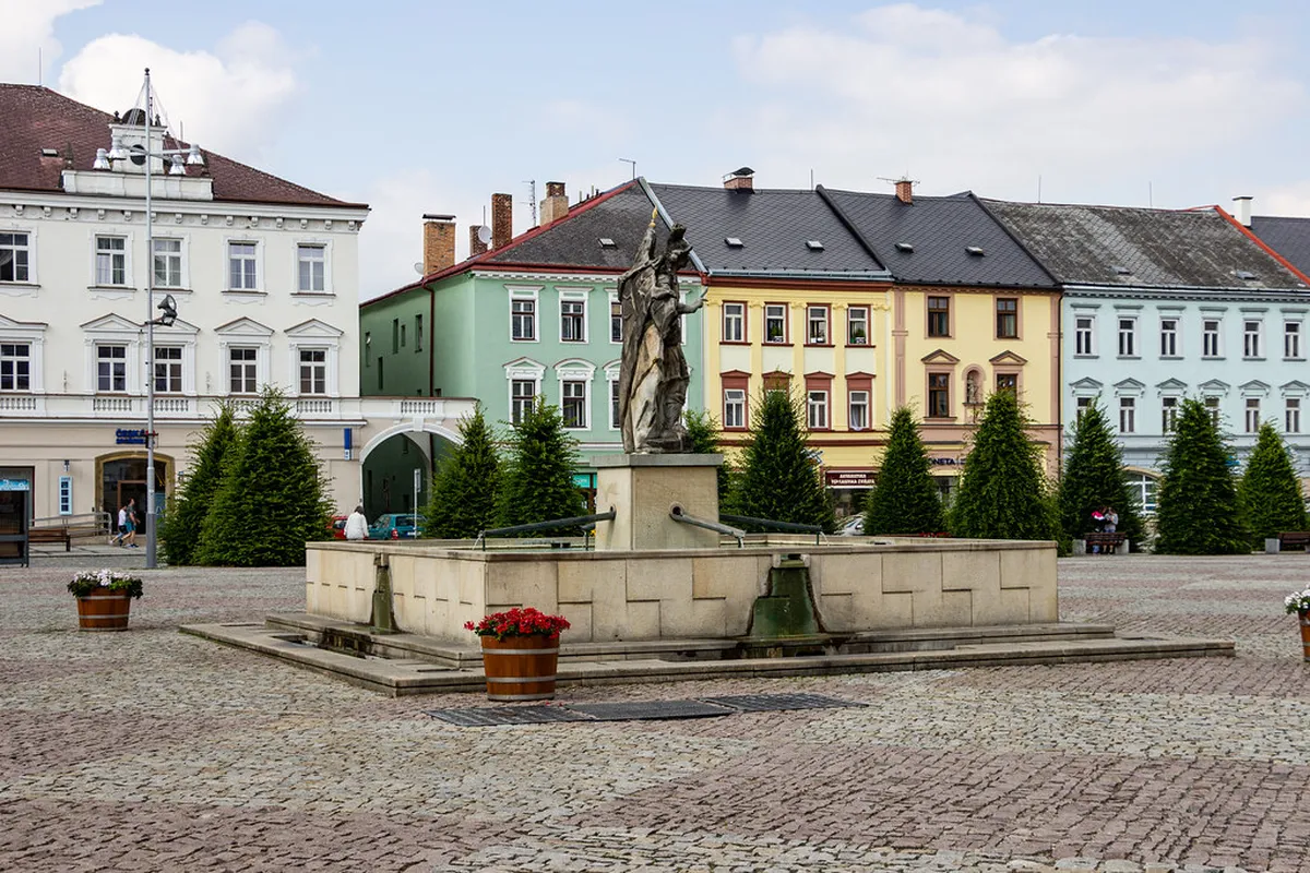 Olomouc Baroque Fountains Itinerary: A 2026 Guide