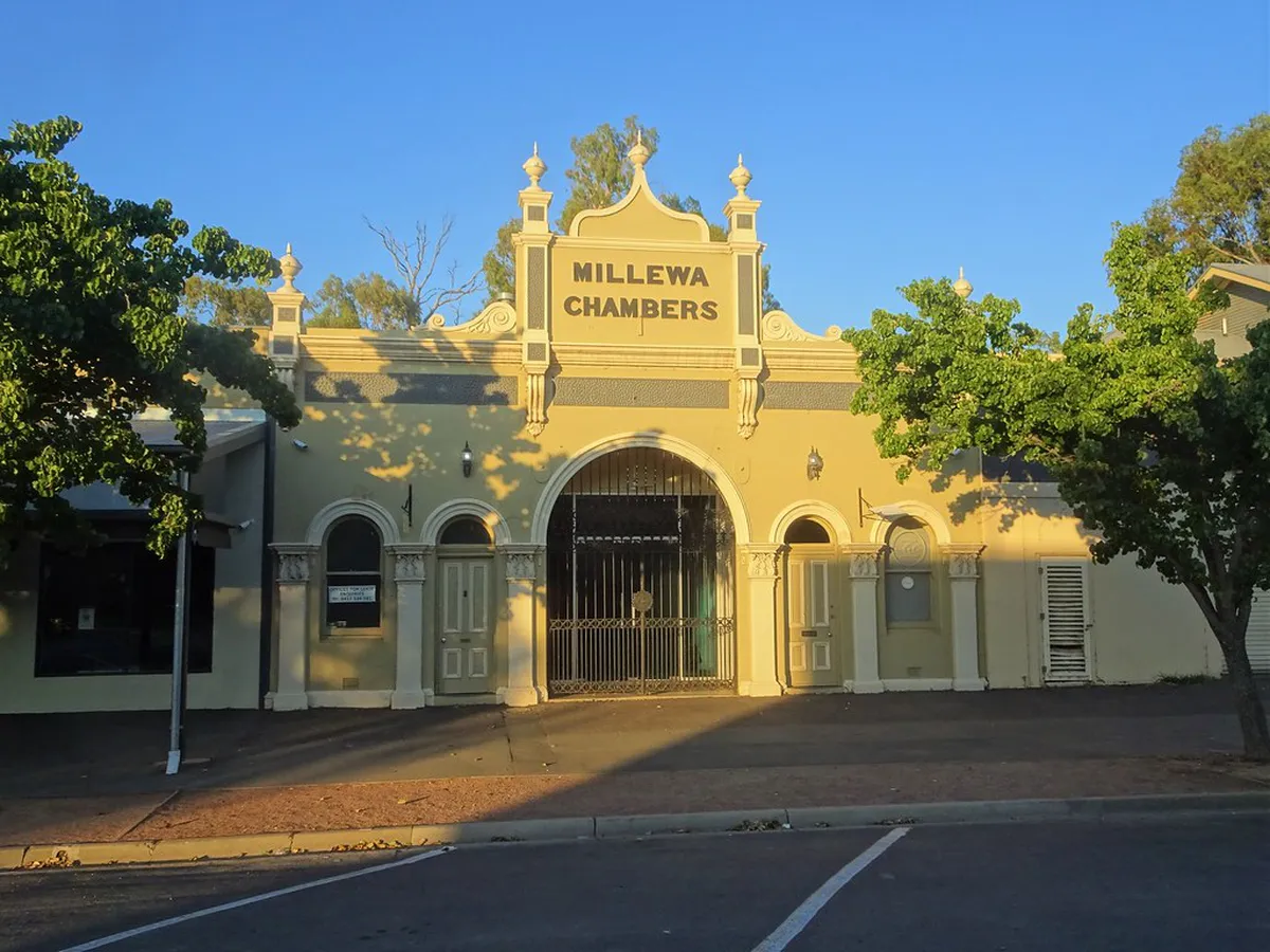 Charles Bridge Sunrise Walk: The Ultimate 2026 Guide